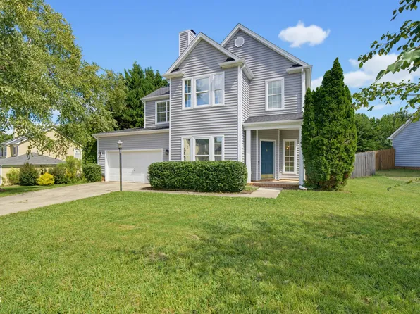 904 Starkland Way, Holly Springs, NC 27540