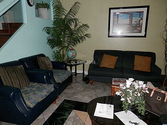 4th image of 970 Socorro Song Ln