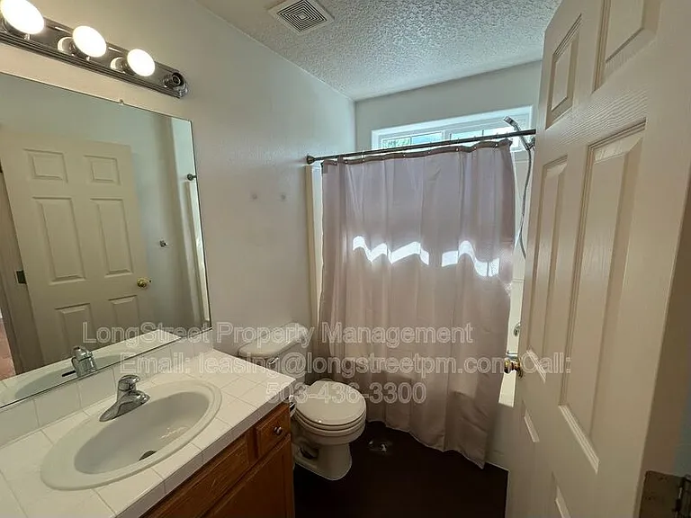 2958 NE 13th Dr — Photo 15