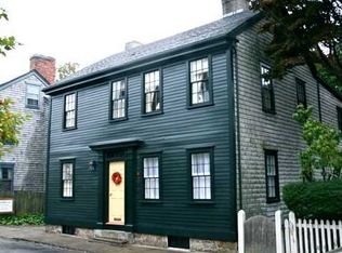 77 Division St, Newport, RI 02840