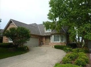 926 Wedgewood Dr, Crystal Lake, IL 60014