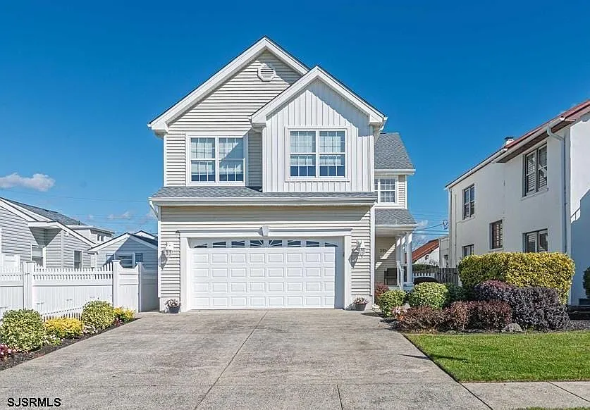 4 bed, 2.5 bath, $5,000 — Photo 1