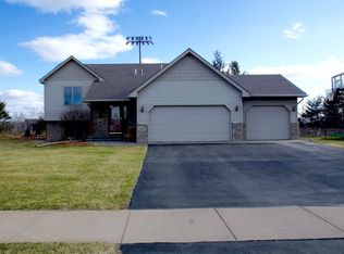 12893 295th St, Lindstrom, MN 55045