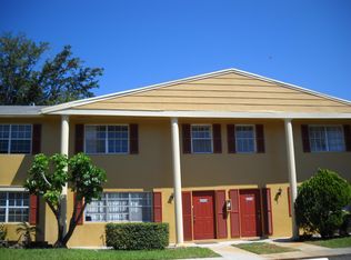 8028 SW 17th Pl, Davie, FL 33324