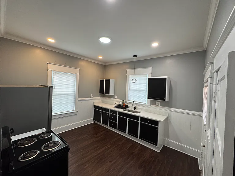2112 S Main St #1 — Photo 14