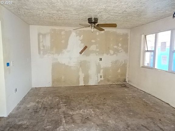 2nd image of 5405 NE 95th St