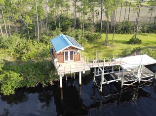 709 Mill Rd, Carrabelle, FL 32322