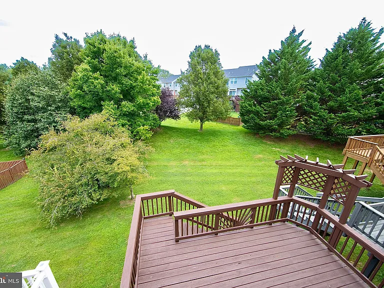 130 Spencer Cir — Photo 35