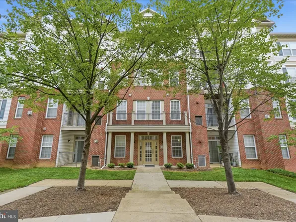 11508 Sperrin Cir Unit 403, Fairfax, VA 22030