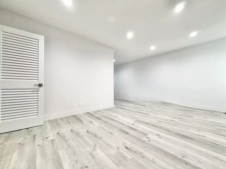 1135 S Holt Ave #9 — Photo 5