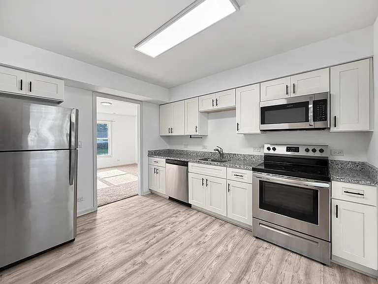 10407 N Church St #3 — Photo 6