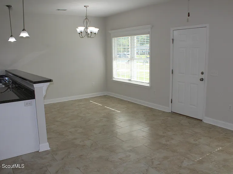 282 Bridgewater Ln — Photo 8
