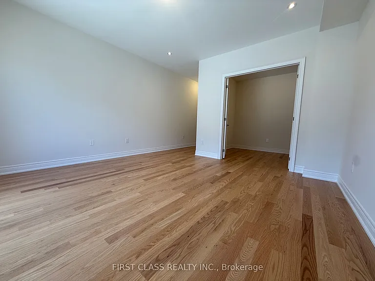 533 Vine Cliff Blvd — Photo 7