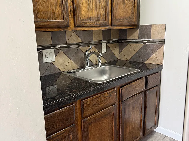 1002 E Mitchell Dr #1 — Photo 6