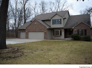 107 Seven Oaks Dr, Jacksonville, IL 62650