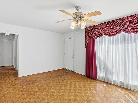 5th image of 5215 Grace Point Ln