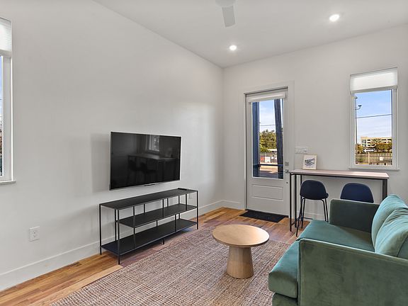 3rd image of 503 Hendee St #B
