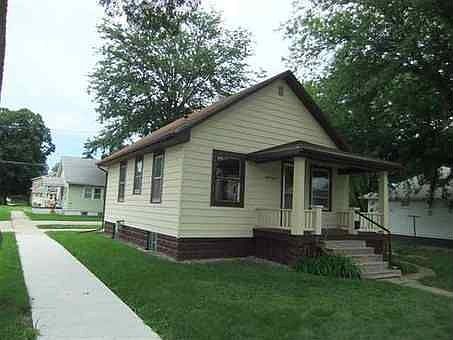 2nd image of 1110 Hayes Ave