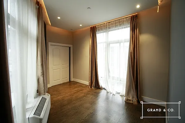 Rented by Grand & Co. | media 5