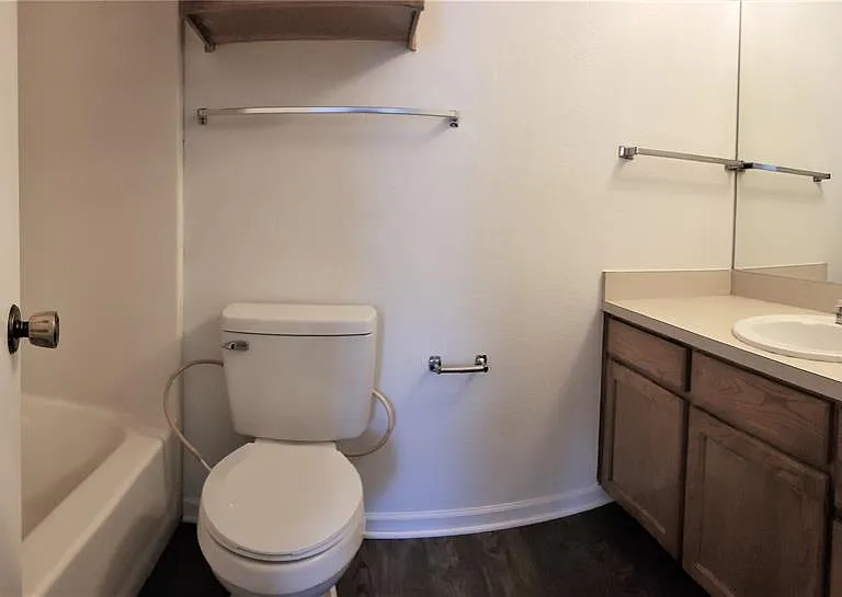 617 Race St #4 — Photo 7