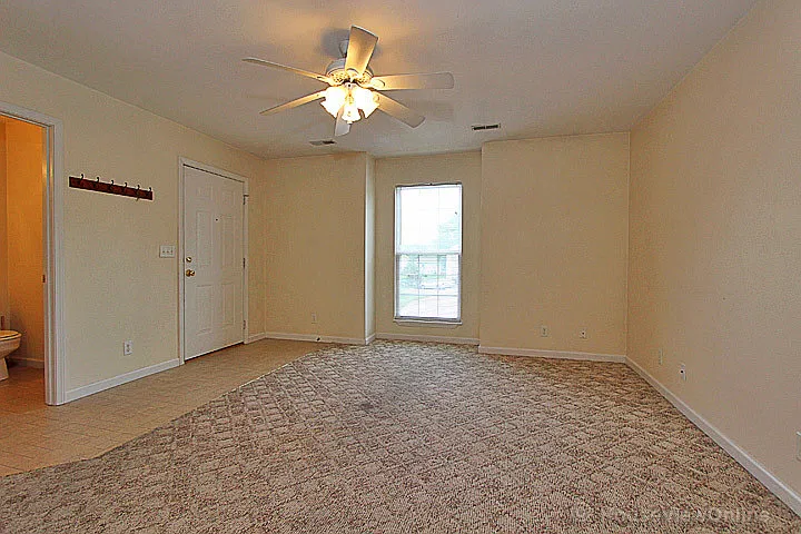 Hemlock 2839 — Photo 4