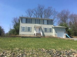 359 Marcel Dr, Dingmans Ferry, PA 18328