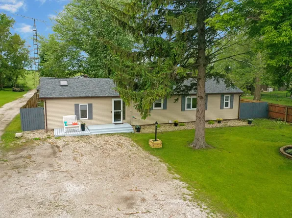 2725 2100th Rd N, Minonk, IL 61760