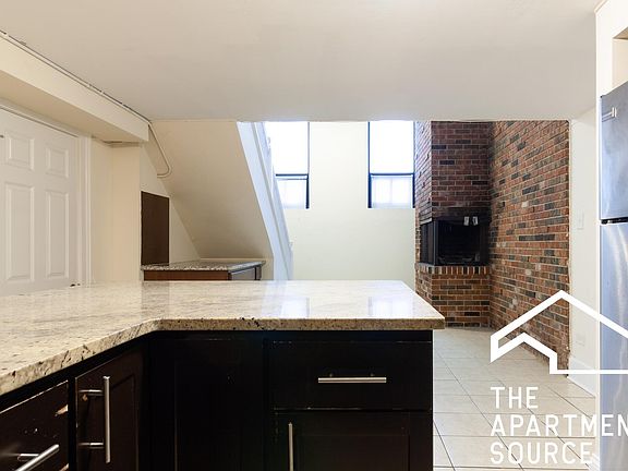 3rd image of 871 W Lill Ave Unit 1B