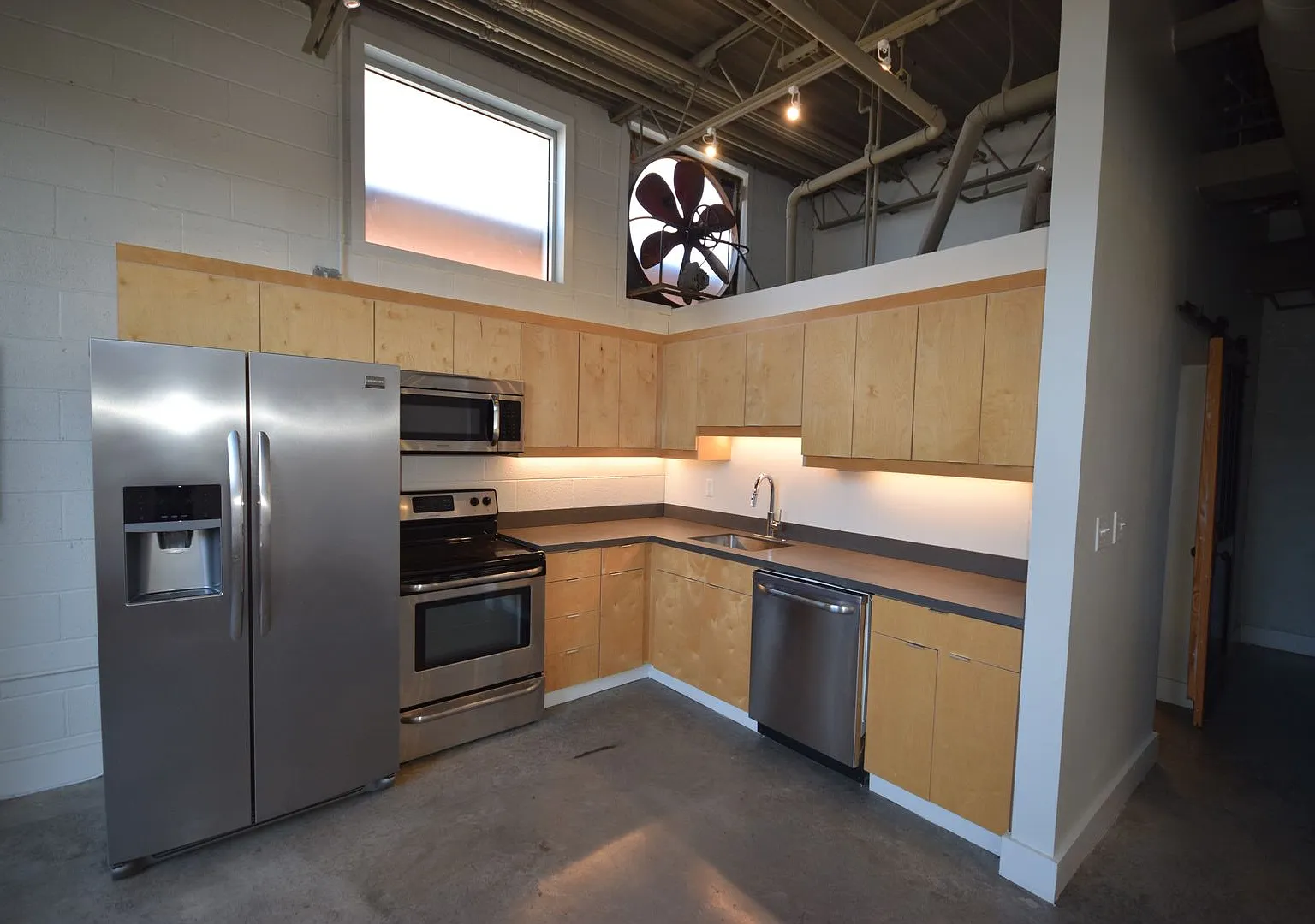 7th Street, LLC — Photo 2