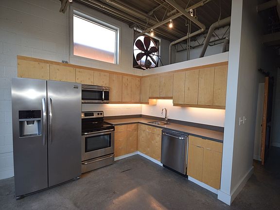 2nd image of 711-715 N Main St #715B