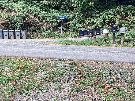 Neighbor's access/home Please respect neighbors privacy