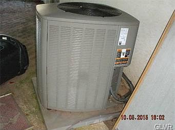 3rd image of 1607 Weavers Ln