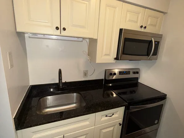 565 Station Ave #B, Coopersburg, PA 18036