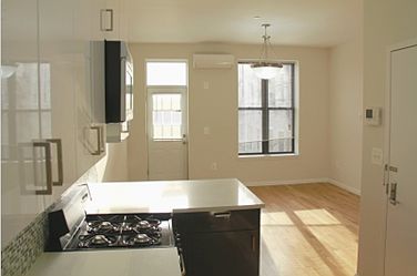 1st image of 322 W 138th St