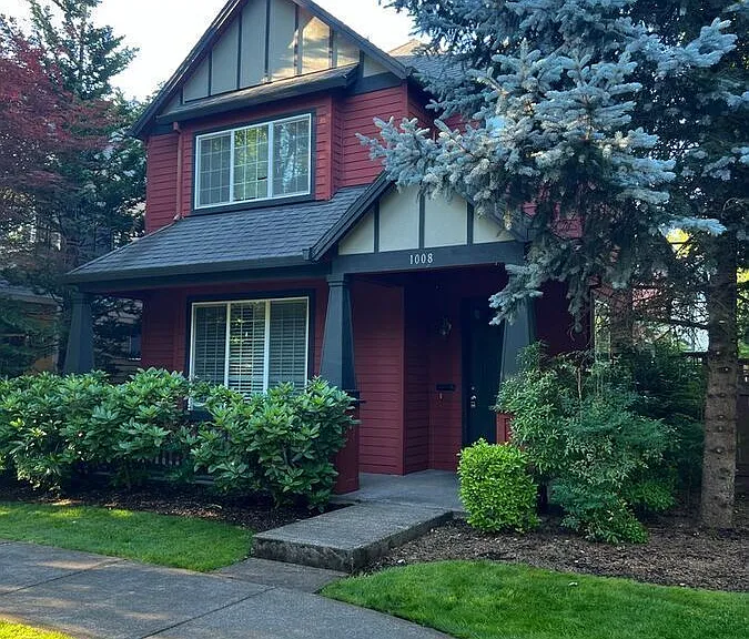 1008 SE Bacarra St — Photo 1