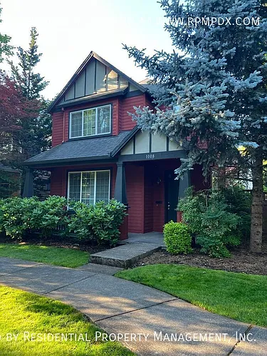 1008 SE Bacarra St Photo 1