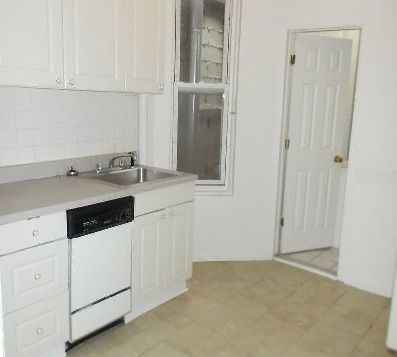 1st image of 732 Washington Ave #4D