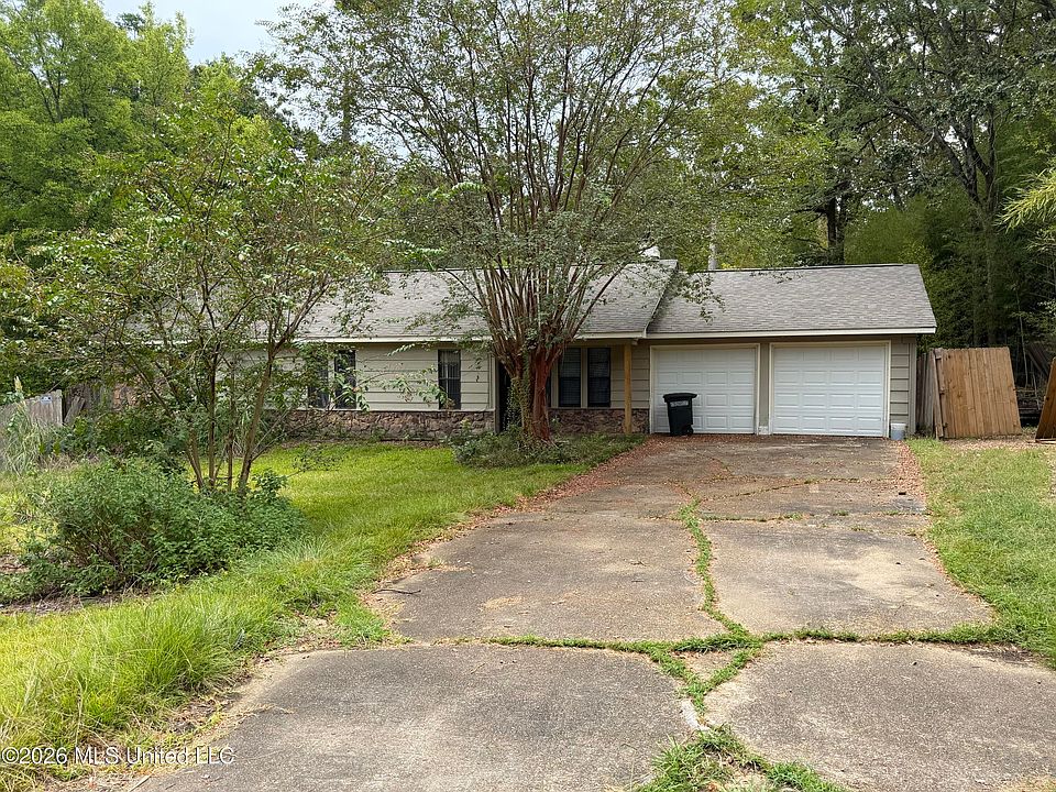1st image of 611 E Pine Needle Ct