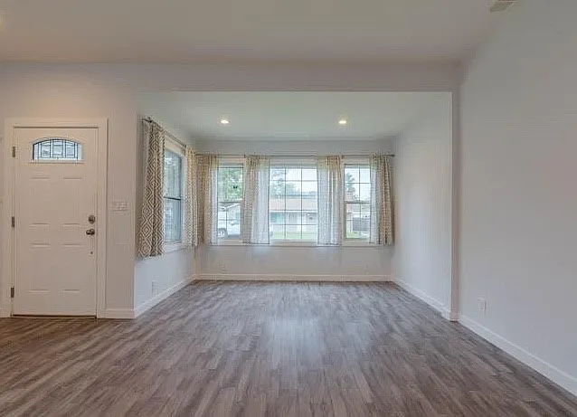 3 bed, 1452 sqft, $4,900 — Photo 4