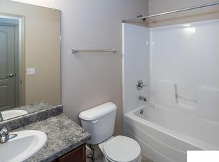 9182 Black St, Omaha, NE 68122