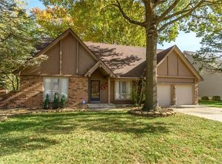 9123 W 116th Ter, Overland Park, KS 66210