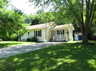 25 Kevin St, Lewiston, ME 04240