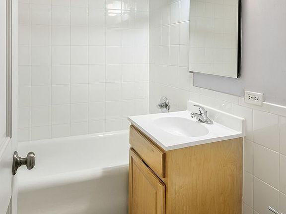 4th image of 5 Tudor City Pl APT 527