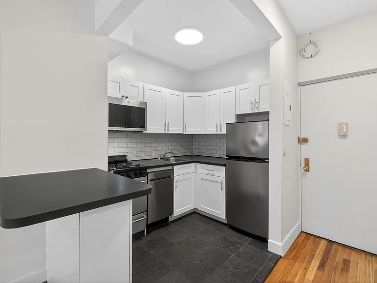 29 Avenue B #3B — Photo 5