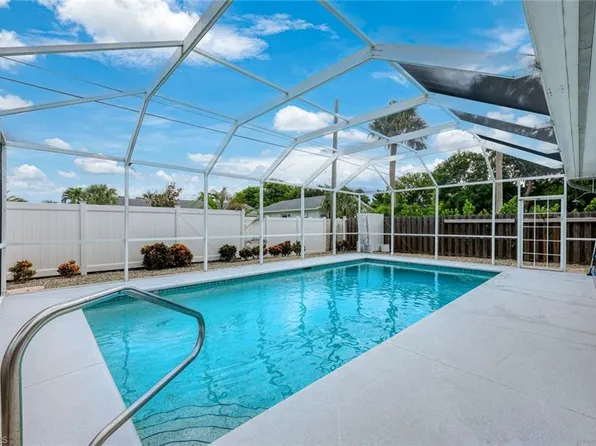 601 97th AVE N, NAPLES, FL 34108