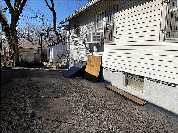 4th image of 2924 N 27th St