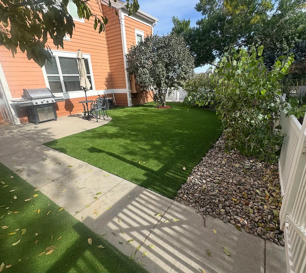 2 bed, 1047 sqft, $2,400 — Photo 4