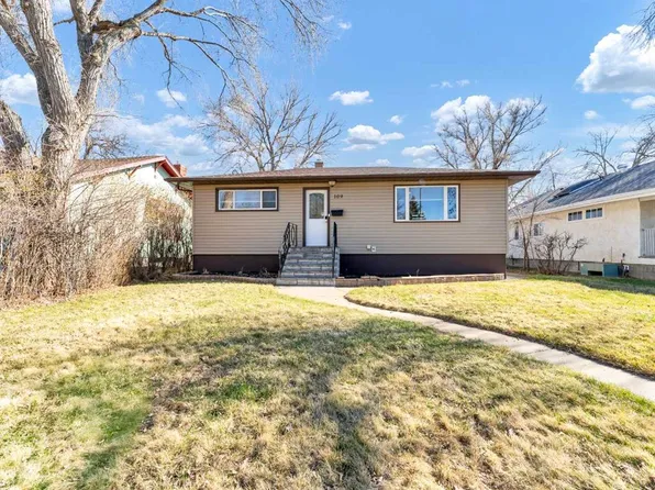 109 N 9th St NE, Medicine Hat, AB T1A 5S2