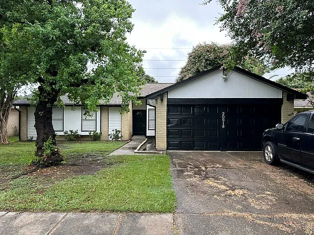 20918 Rivershadows Ln — Photo 1