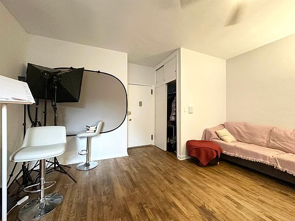 3rd image of 346 W 56th St #6D
